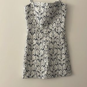 Reformation blue and white patterned mini dress 4 thick material flattering